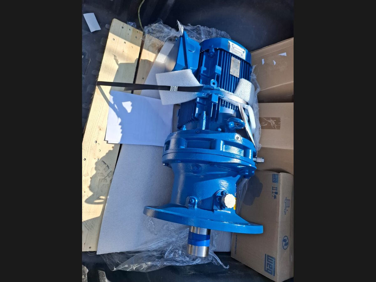 Motorreductor de gran porte embalado antes de salir a planta